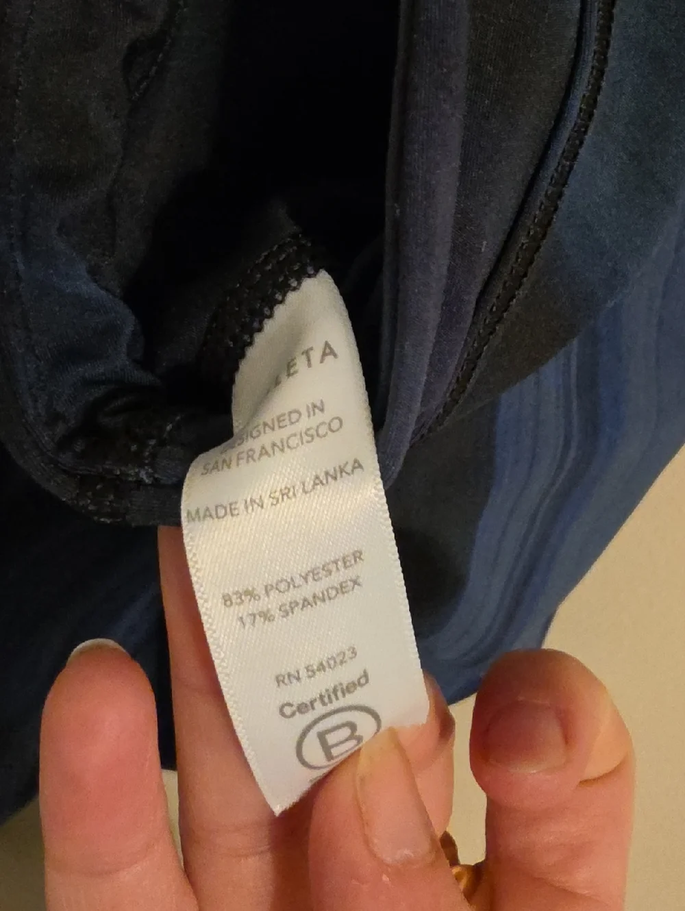 Athleta Accelerate Geode Crop Leggings. In EUC